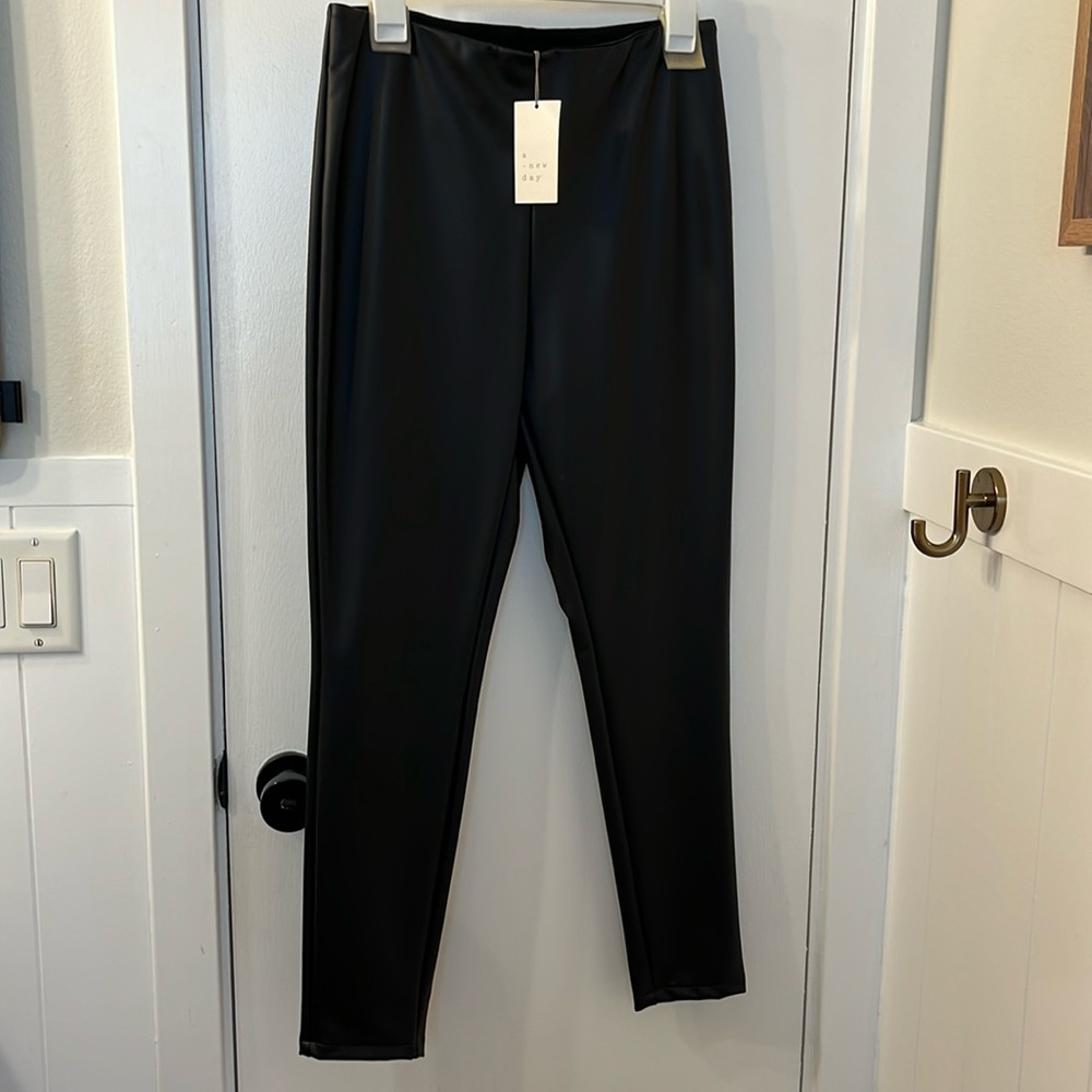 NWT Target A New Day, black faux leather leggings M
